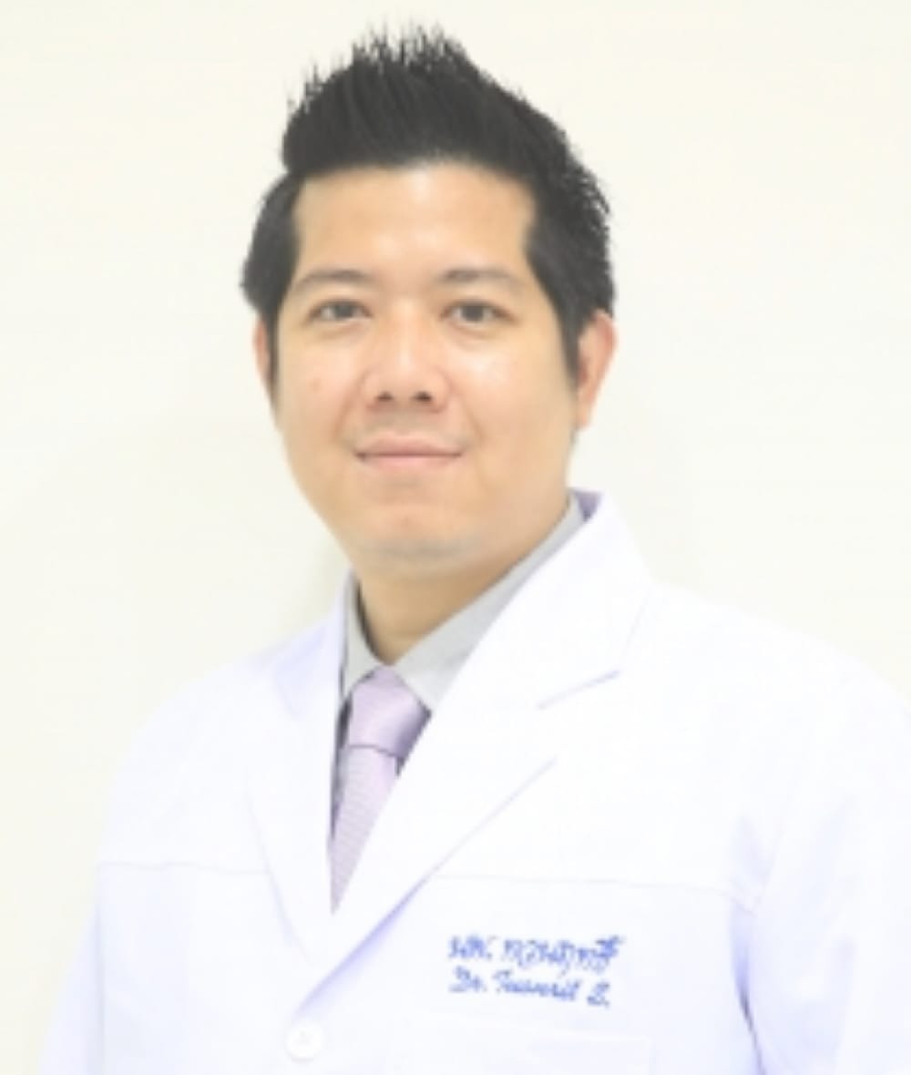 กระดูกสันหลัง กรรมการจากสถาบันต่างๆ: นายแพทย์ในชุดกาวน์สีขาว ออร์โธปิดิกส์