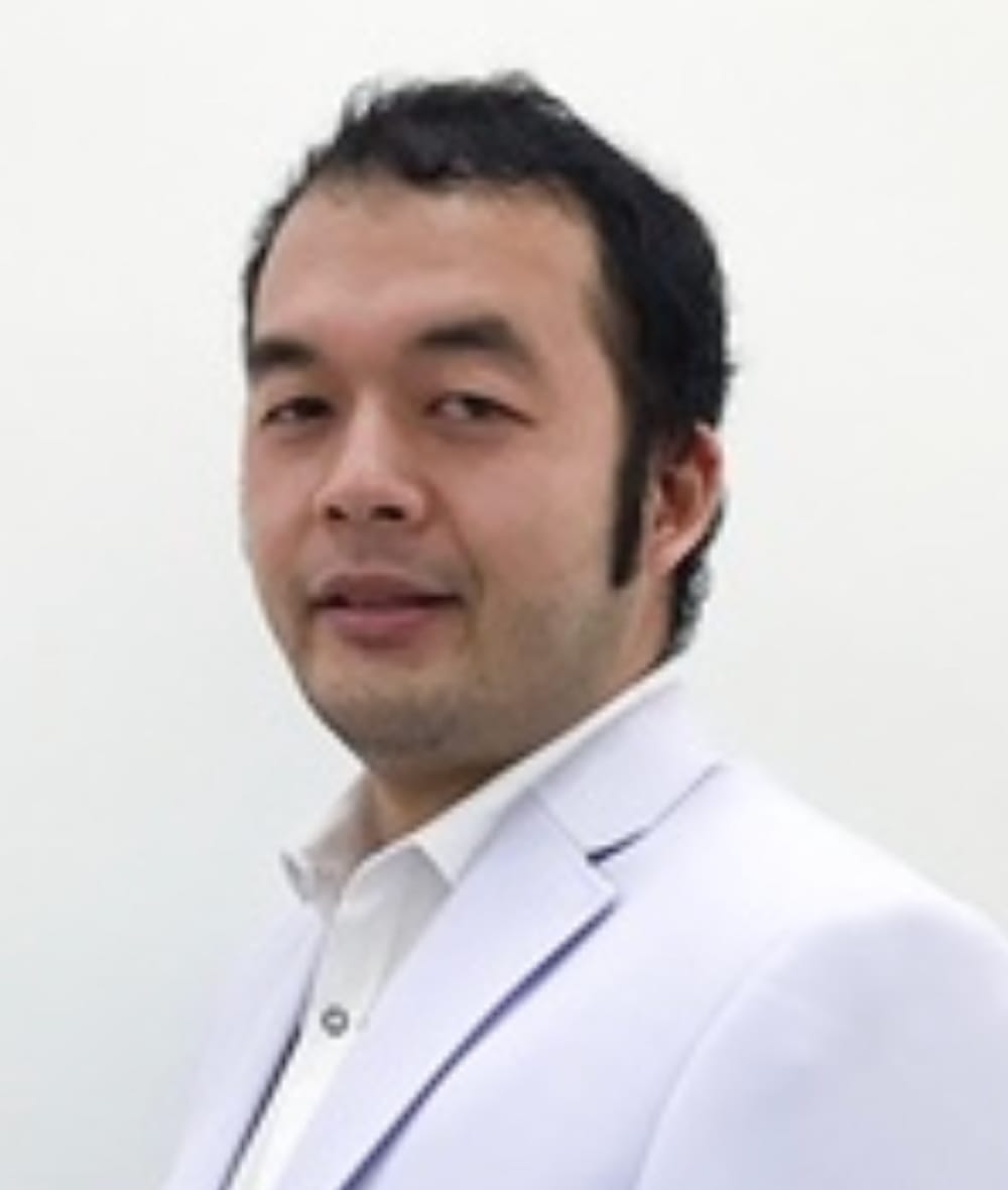 กระดูกสันหลัง กรรมการจากสถาบันต่างๆ ชายสวมเสื้อกาวน์สีขาว ออร์โธปิดิกส์