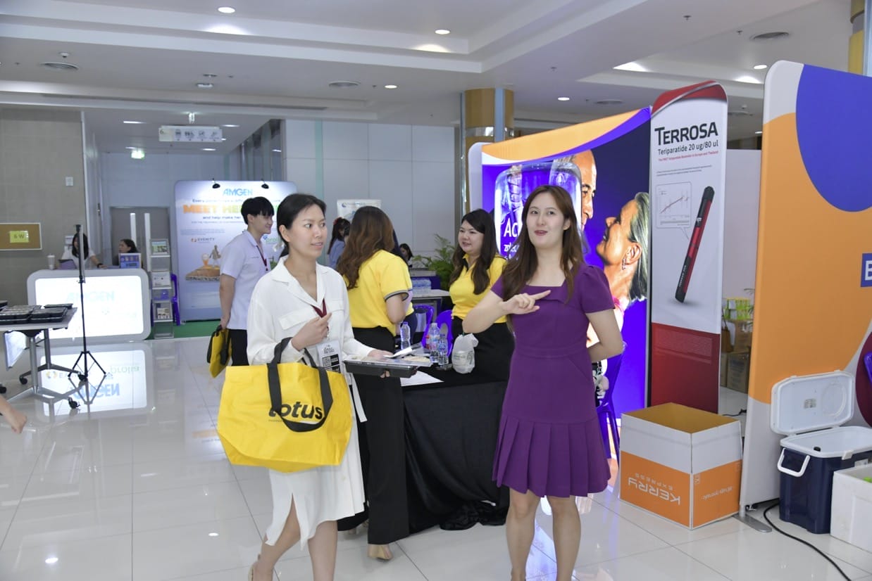 กระดูกสันหลัง งานประชุมวิชาการ BASIC SPINE COURSE 2025: ผู้คน, บูธ Terrosa, โลตัส ออร์โธปิดิกส์