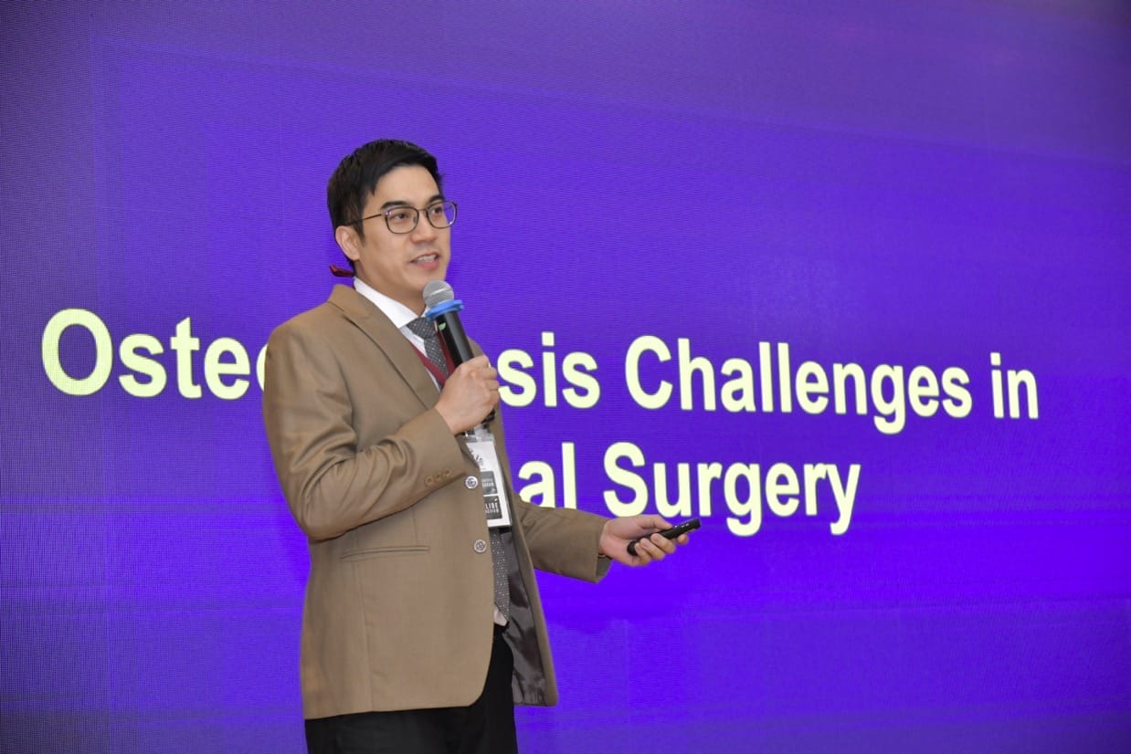 กระดูกสันหลัง วิทยากรบรรยายเรื่อง "Osteoporosis Challenges in Spinal Surgery" ในงาน BASIC SPINE COURSE 2025 ออร์โธปิดิกส์