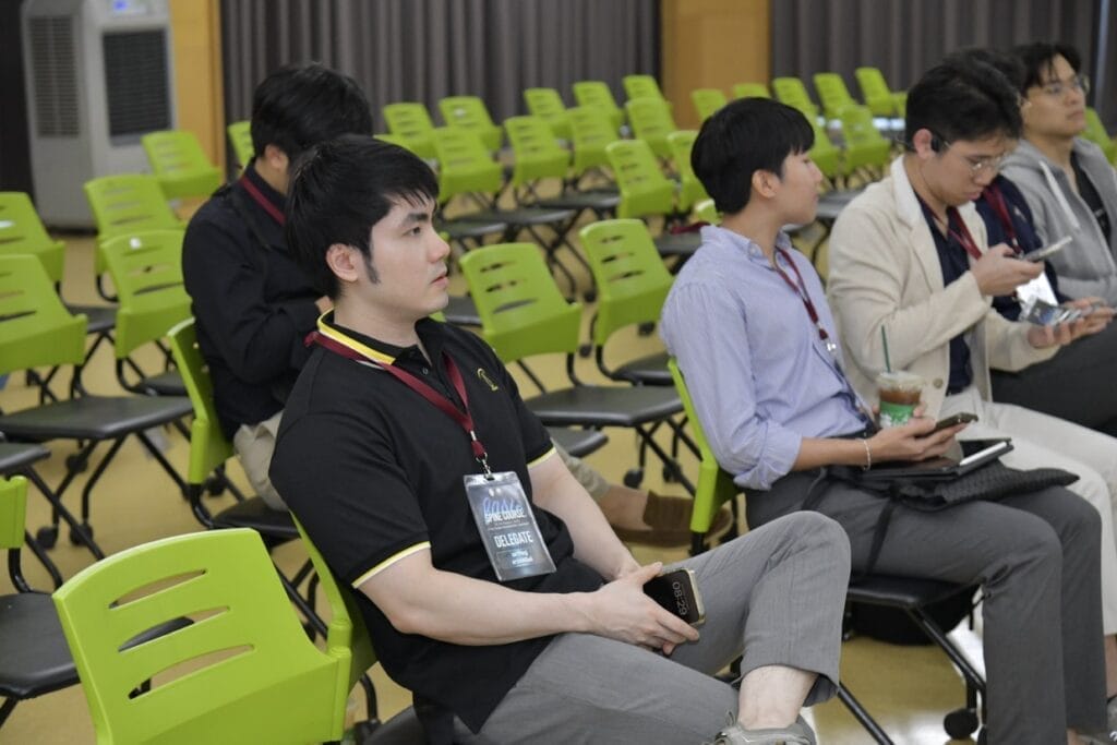 กระดูกสันหลัง ผู้เข้าร่วมประชุม BASIC SPINE COURSE 2025 นั่งฟังบรรยาย ออร์โธปิดิกส์