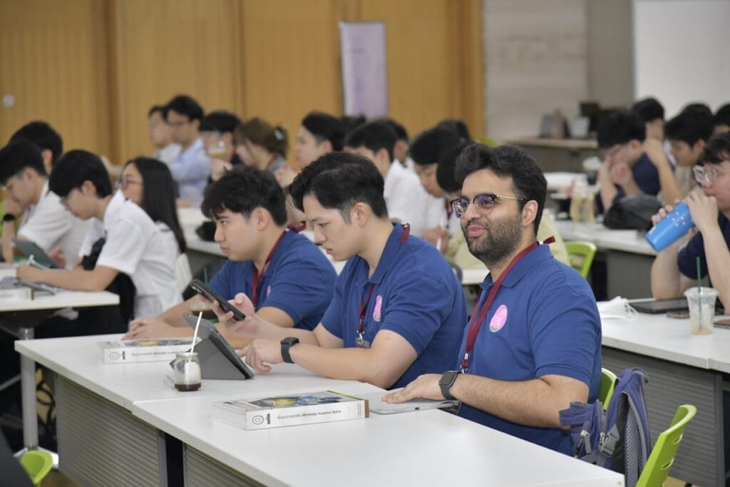กระดูกสันหลัง ภาพบรรยากาศการประชุมวิชาการ BASIC SPINE COURSE 2025 ผู้เข้าร่วมกำลังเรียนรู้ ออร์โธปิดิกส์