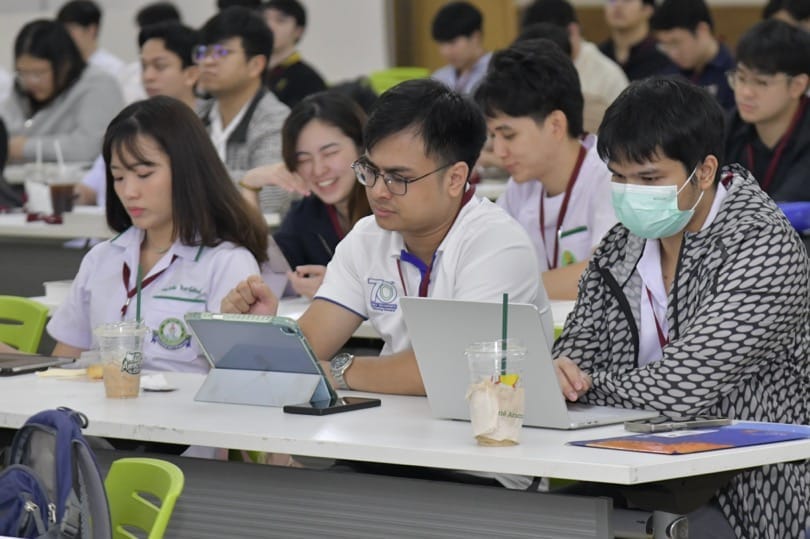กระดูกสันหลัง ผู้เข้าร่วมประชุมวิชาการ BASIC SPINE COURSE 2025 กำลังเรียนรู้และทำงาน ออร์โธปิดิกส์