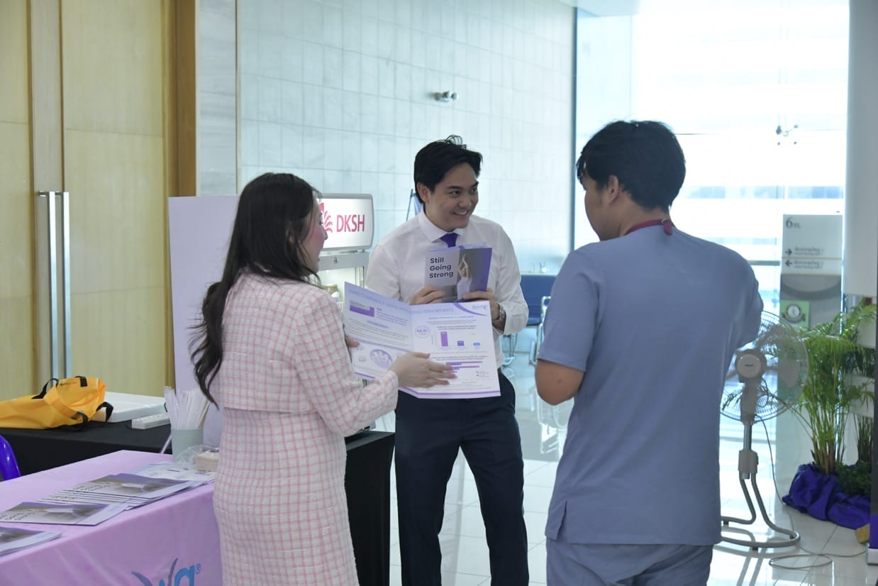 กระดูกสันหลัง เจ้าหน้าที่นำเสนอข้อมูลในงานประชุมวิชาการ BASIC SPINE COURSE 2025 ออร์โธปิดิกส์