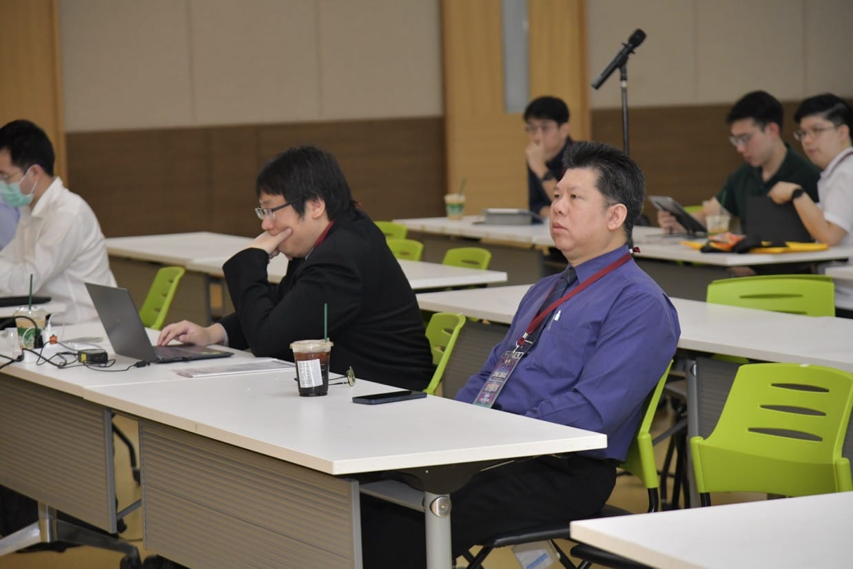 กระดูกสันหลัง ผู้เข้าร่วมประชุม BASIC SPINE COURSE 2025 กำลังฟังการบรรยาย ออร์โธปิดิกส์