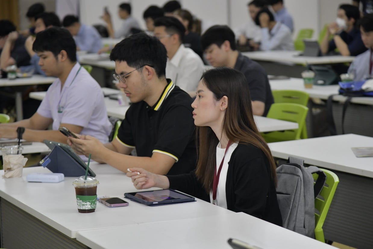 กระดูกสันหลัง ผู้เข้าร่วมประชุม BASIC SPINE COURSE 2025 วันที่ 2 กำลังฟังบรรยาย ออร์โธปิดิกส์