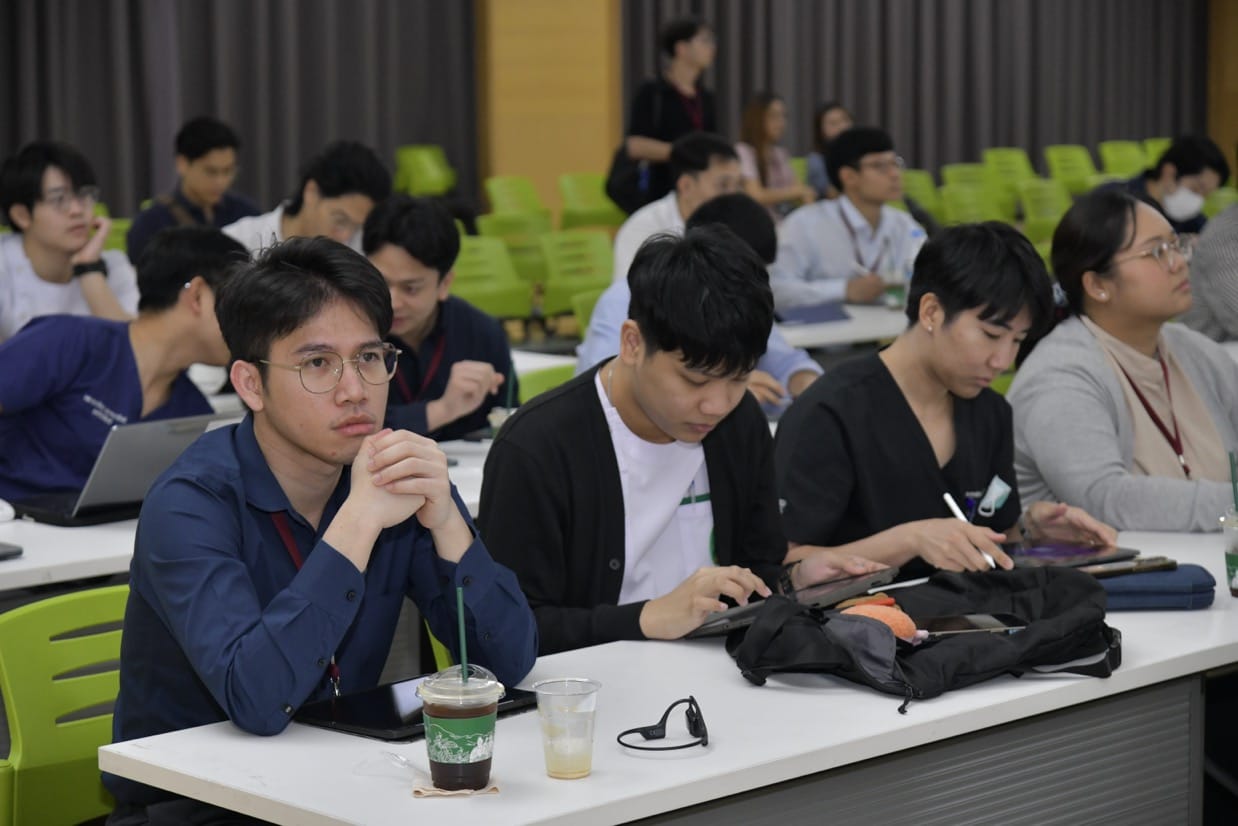 กระดูกสันหลัง ผู้เข้าร่วมประชุม BASIC SPINE COURSE 2025 ในห้องเรียน ออร์โธปิดิกส์
