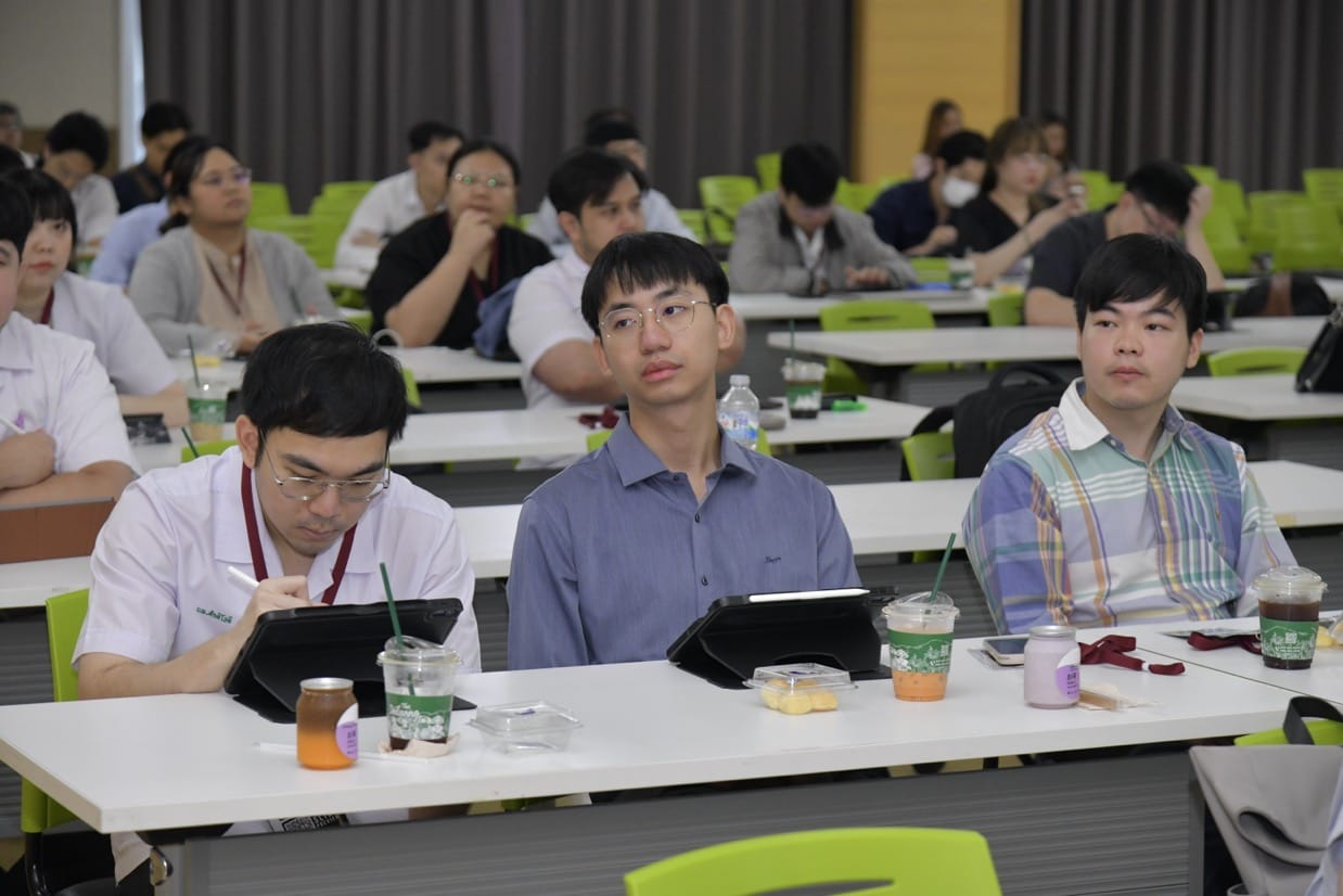 กระดูกสันหลัง ผู้เข้าร่วมประชุมวิชาการ BASIC SPINE COURSE 2025 ในห้องเรียน ออร์โธปิดิกส์